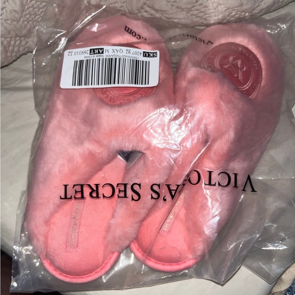 Victoria's Secret Soft Pink Slippers